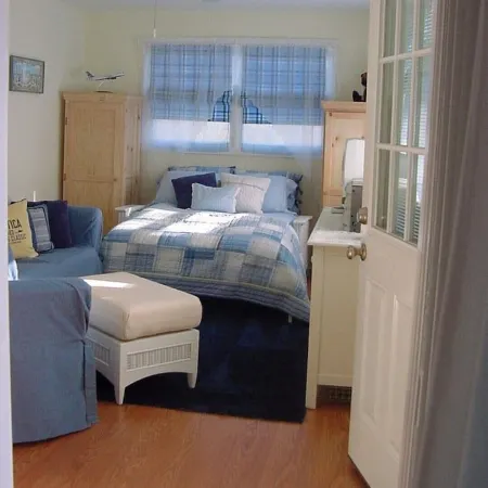 Cozy Beach Getaway - 1000' from Ocean/Boardwalk; 6 blocks from LIRR Отели в г. Лонг Бич