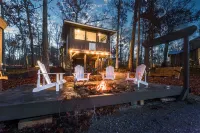 Lakeside Tiny House on the lake, in the mountains