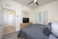 See dolphins from the balcony! Hot tub and pool. Renovated & fully equipped410