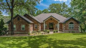 5-Bedrooms on the water! 2 Kitchens, Hot Tub, and Theatre!