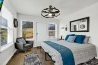 Hot tub, free WiFi, pet friendly, 10 minutes to Canyon Lake/boat ramp