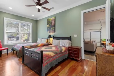 Mesquite Retreat: Close to Austin and COTA: Fun, Family, and Friends, Hotels near Rockne Museum