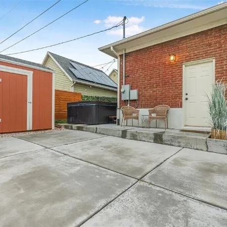 Downtown Hot Tub Bungalow
