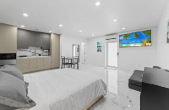 XL Luxury Room. Luxurious studio retreat with sleek designs.