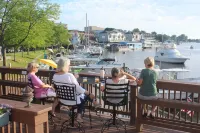 Waters Edge - Walking distance to everything!