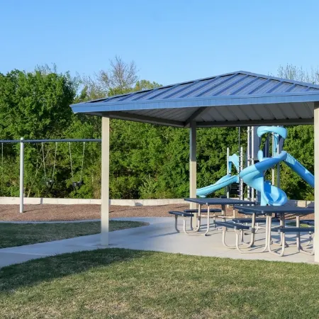 Minutes from Tulsa!  Come relax with the family in this pet friendly home