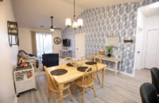 Blue Haven-Beach Condo with Pool and Hot Tub