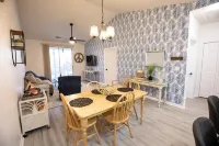 Blue Haven-Beach Condo with Pool and Hot Tub