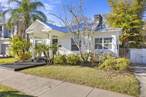 Hurricane Safe Haven Bungalow Near Armature Works Hotels in Tampa