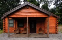 Log Cabin Retreat, Cayuga Wine Trail, Dogs Welcome, Open Year-round