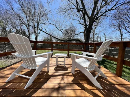 Comfy 3Bd House with Arcade, Ping Pong, Fire Pit, Walk to Purdue, Golf, Sports! Отели в г. Уэст-Лафайетт