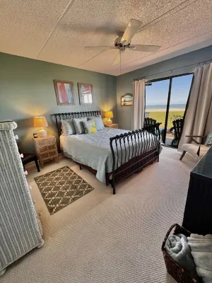 Relaxing Beach Condo with breathtaking sunrise views