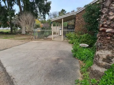 "The Gums" peaceful & private cottage close to amenities & beautiful Lake Albert