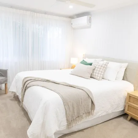 2 Bed apartment opposite the beach