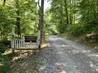 Woodside Nook Cabin at the BHR Farm Village: Perfect Hiking Get-a-Way