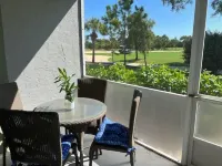 Cozy and sweet condo . Hotels in Cypress Lake
