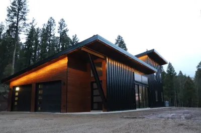 *NEW* Modern Rental Retreat in Angel Fire Hotels in 