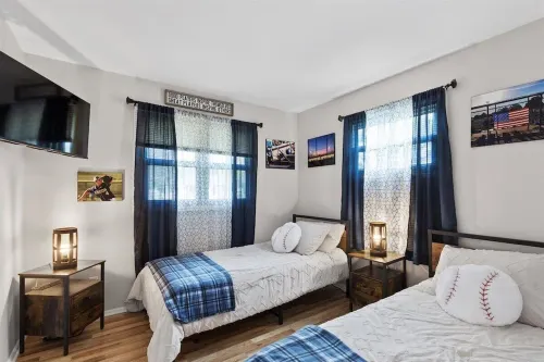 All Things Marion-Pet Friendly-Fenced Yard