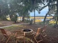 Riverfront home on deep water <br> - sleeps 12 Hotels in der Nähe von Parco Increa