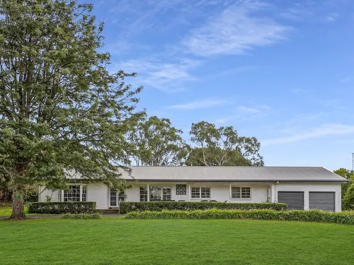 Gorgeous two bedroom home with lake views!