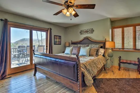 Beautiful Cabin - Hot Tub & Mtn views - 2 min to Banner Elk & 10 min to ski! Отели рядом с достопримечательностью «Колледж Лис-Мак-Рай»