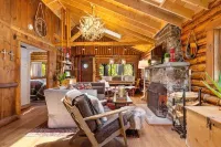 Chic, updated log cabin nestled in the pine trees of Sprucewold!