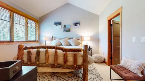 Mountain Luxury Retreat in the heart of Mammoth Lakes- Ski, Golf, and more!
