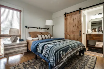 Newly Remodeled Luxury Condo at Seventh Mountain Resort Close to Mt Bachelor