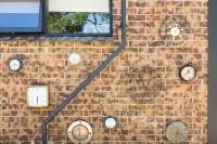 Romantic couples mini cottage in large secluded garden — 5 min to town