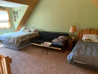 Quiet, secluded bluff top cabin with beautiful sunsets