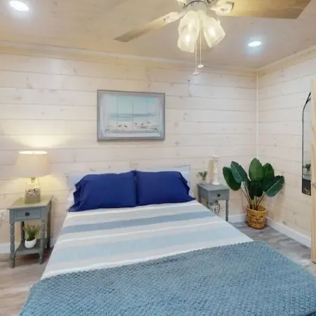 Harbor View Cottage - Unit A