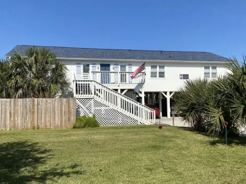 Summer Open Soon! Partial Ocean View! Fenced Yard Bring Doggo. WaterFront Dock