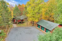 Woodland Trails Cabin on 130 acres with wildlife and miles of private trails