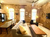 Luxury Downtown JB Condo-Designated Parking!