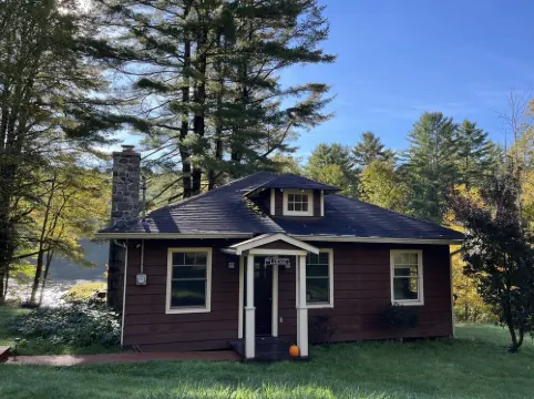 Lehigh Lodge Waterfront- Feat. in Philadelphia Mag. Gorgeous private waterfall!