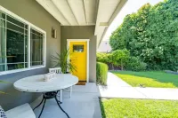 Close to Downtown! Gorgeous MidCentury w/fire pit