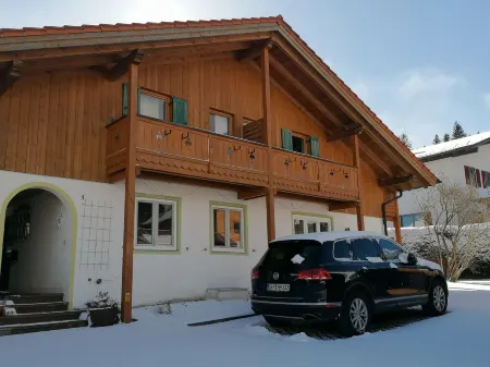 Comfortable 2 room apartment only 200 meters from the valley station.