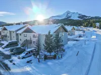 Cozy Condo Located  Minutes from the Biggest Skiing in America
