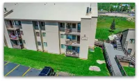 Walk to Giant Steps from this cozy 2 bd/2ba with Private balcony & Mtn views.