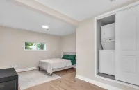 4 Mins Away from at&T Stadium; Texas Live; Uta; Six Flags; Epic Central