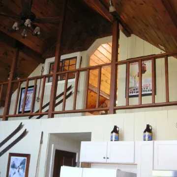 Fabulous Mountain View Chalet close to Everything in North Conway.  Pet Friendly