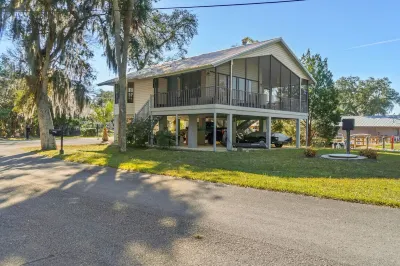 Manatee Manor. Waterfront, dock, stilted home. Renovated June '23.