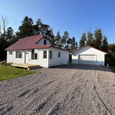 Stunning Remodeled Cabin Near Snowmobile/Orv Trails w/ Firepit Retreat