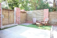 Unveiled Connection -Midtown Gem Hotel a 