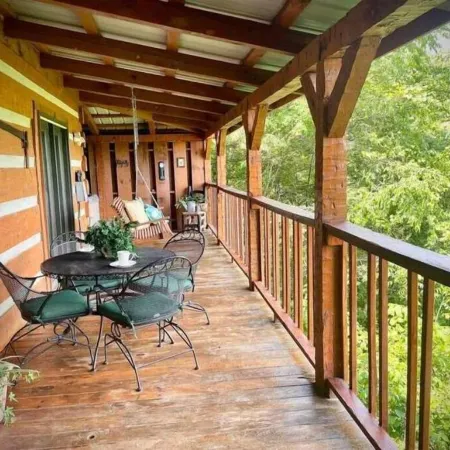 Smoky Mountain Cabin With Private Deck Hot Tub Close to National Park