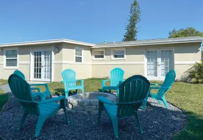 COLONY RETREAT.★★★★★ 6. NEAR BEACHES / PGA / DOWNTOWN / ROGER DEAN STADIUM