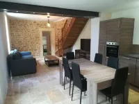 HOLIDAY HOUSE "Lou Mazet d'Aqui" Hotels in Chamaret