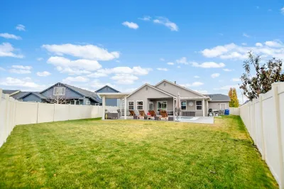 Backyard Bungalow w/ Resort Like Backyard!!! Hotels near Nampa Public Library