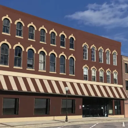 Cozy 1 bedroom apartment located in beautiful downtown New Ulm Mn.