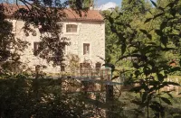 "La Chapelle aux Roses" Hotels in Le Bugue